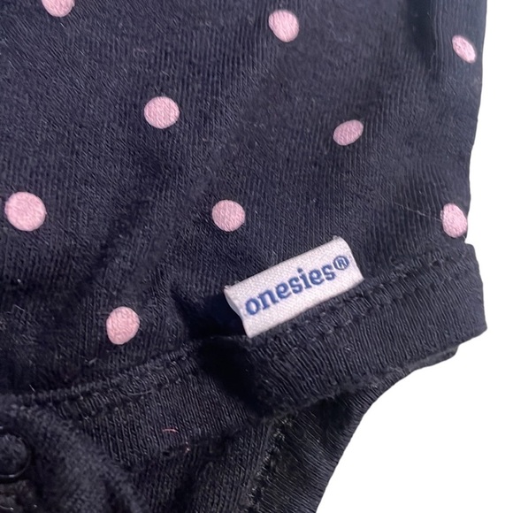 Gerber black onesie with pink polka dots - Picture 2 of 5